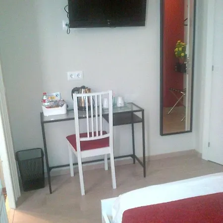 Brustar Gotic-centric Guest house 2*