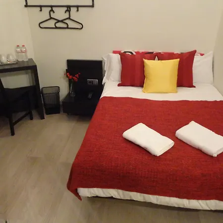 Brustar Gotic-centric Guest house