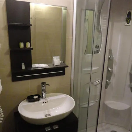 Brustar Gotic-centric Guest house