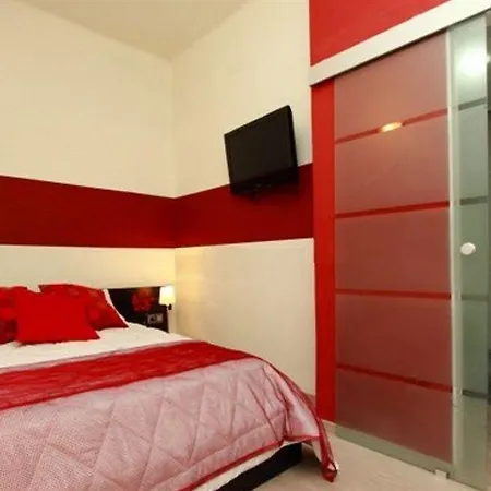 Brustar Gotic-centric Guest house